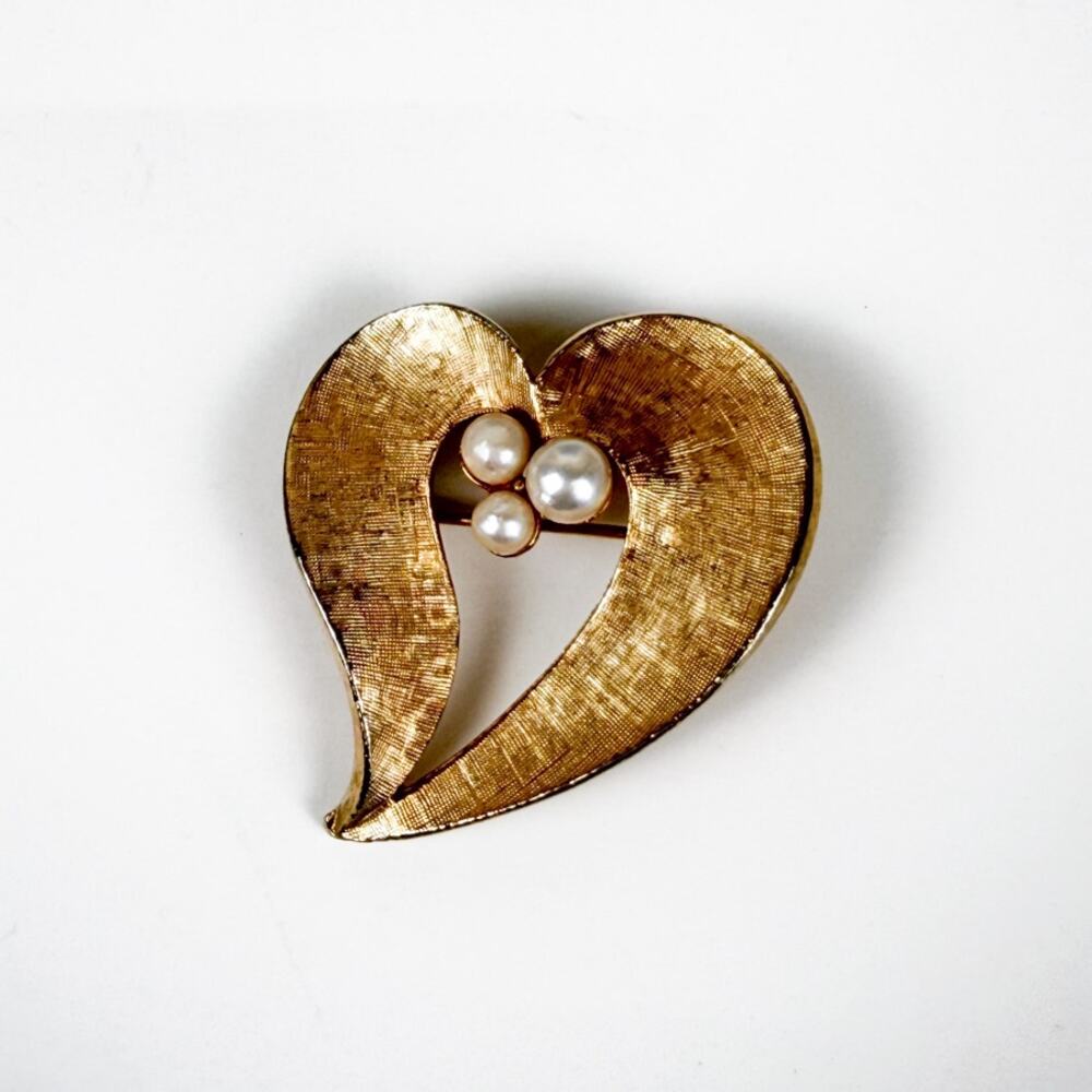 Capri Heart Shaped Pearl Bead Cluster Brooch
